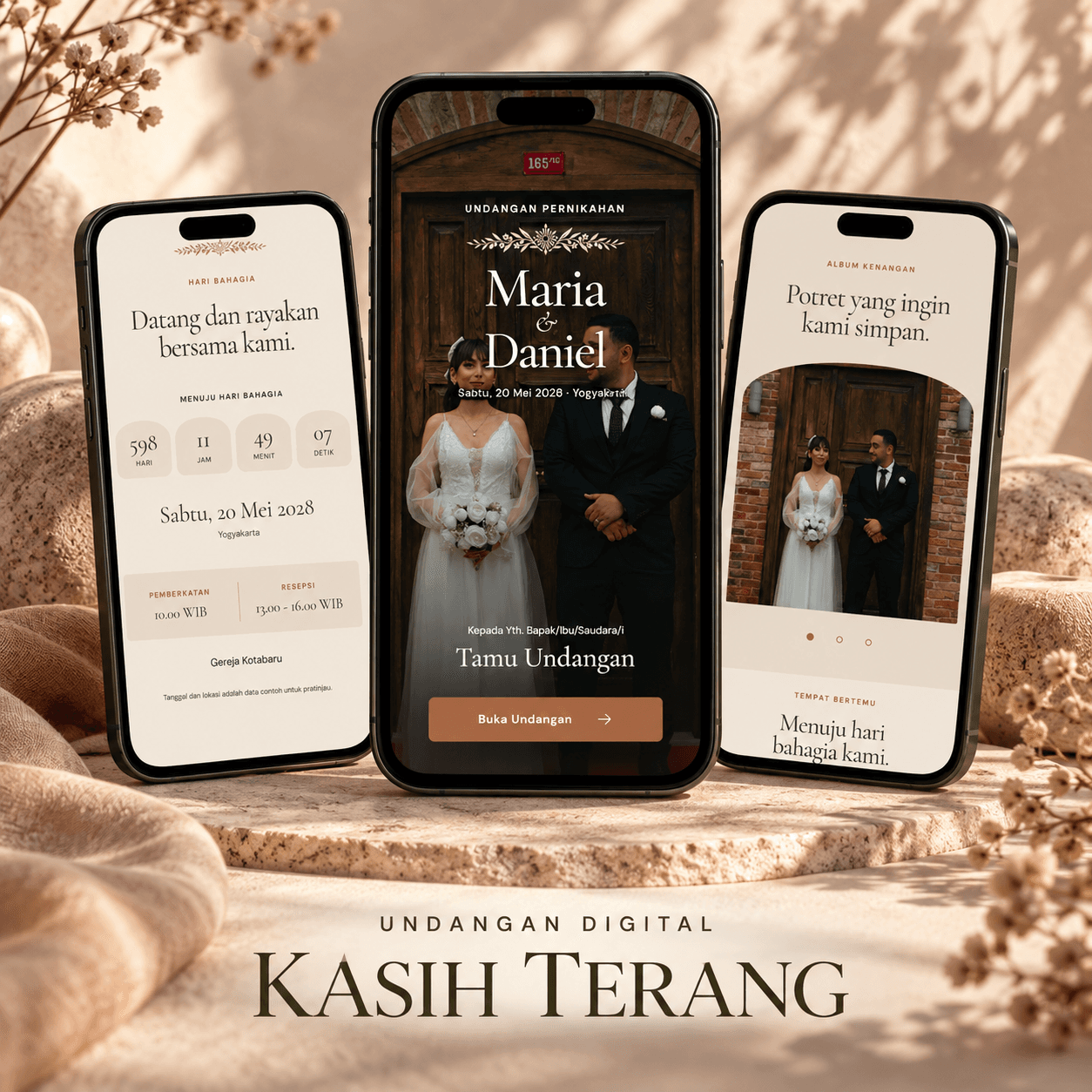 Tiga tampilan undangan digital tema Kasih Terang